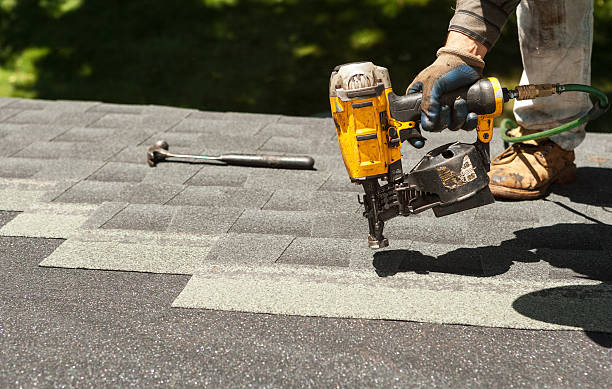 Roof Gutter Cleaning in Darien Downtown, CT